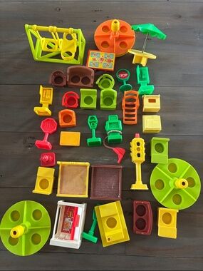 Lot of Fisher Price Little People parts
